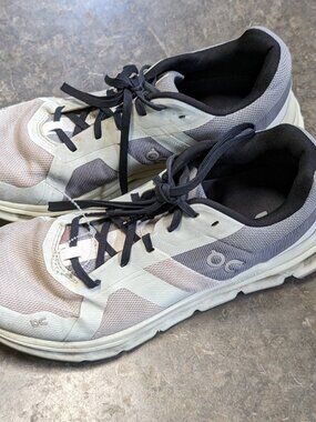 On Cloudrunner Shoes ~ Women's 9W ~ Frost/Aloe ~ 46.99019